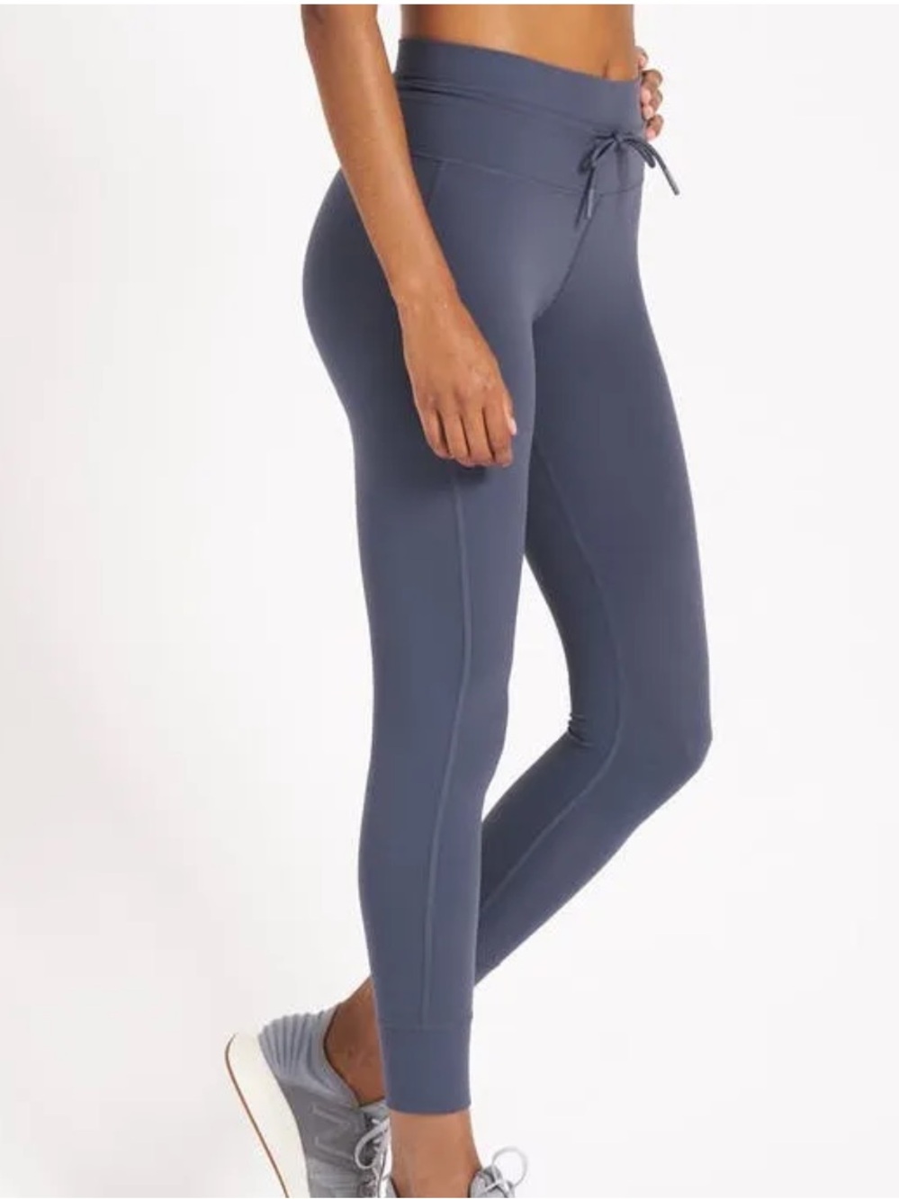 Vuori Daily Legging In Taupe Gray. Size s